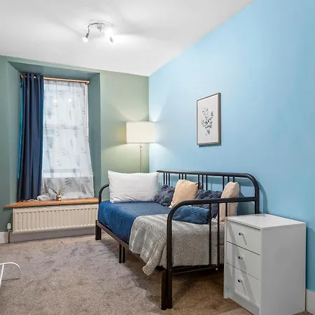 Large House In Sleeps 10 - Pass The Keys Appartement