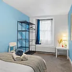 Large House In Sleeps 10 - Pass The Keys