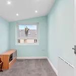 Large House In Sleeps 10 - Pass The Keys