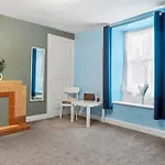 Large House In Sleeps 10 - Pass The Keys 울버스톤