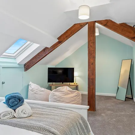 Large House In Sleeps 10 - Pass The Keys Ulverston