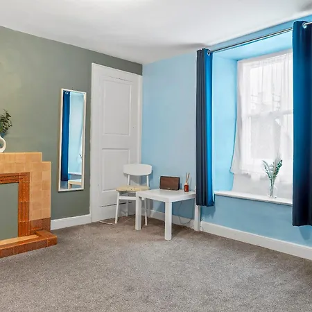Large House In Sleeps 10 - Pass The Keys Ulverston
