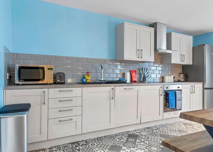 Large House In Sleeps 10 - Pass The Keys Ulverston