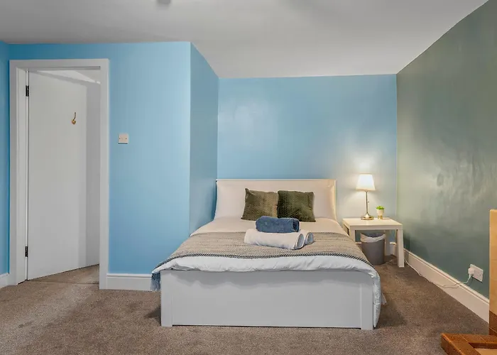 Large House In Sleeps 10 - Pass The Keys * Ulverston