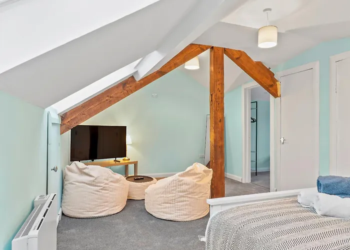 Large House In Sleeps 10 - Pass The Keys Ulverston