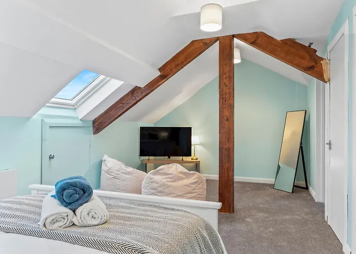 Large House In Sleeps 10 - Pass The Keys Ulverston